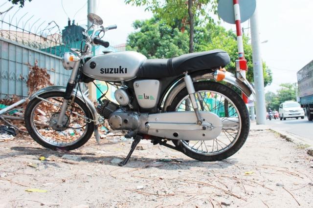 This Suzuki racing motorcycle has 14 gears  Bike EXIF