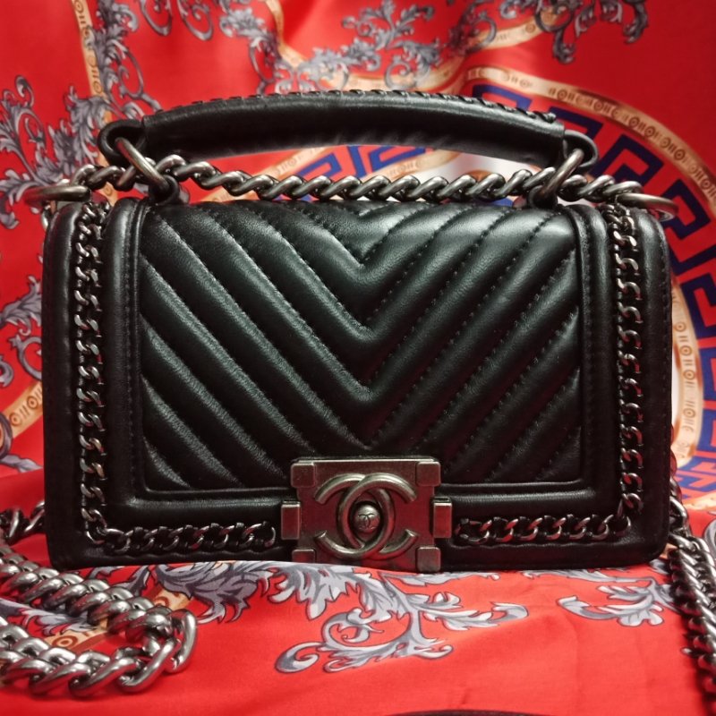 Túi xách Chanel Boy viền xích size 20 sành điệu 8719 giá rẻ nhất tháng 05/2023