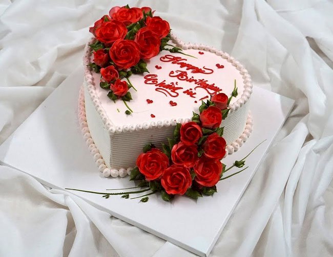 Bánh sinh nhật trái tim/ hoa hồng lãng mạn