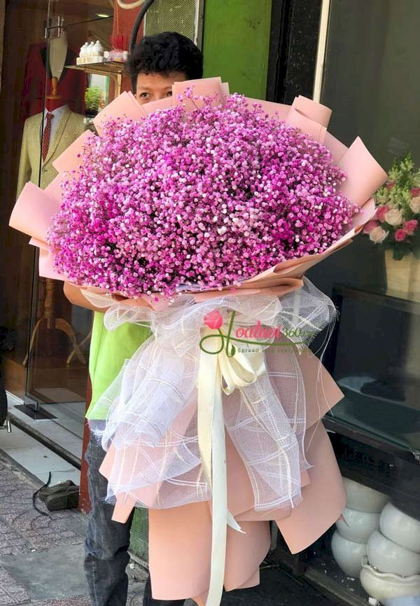 Hoa bó dài tặng chúc mừng sinh nhật tại cửa hàng hoa tươi quận tân bình