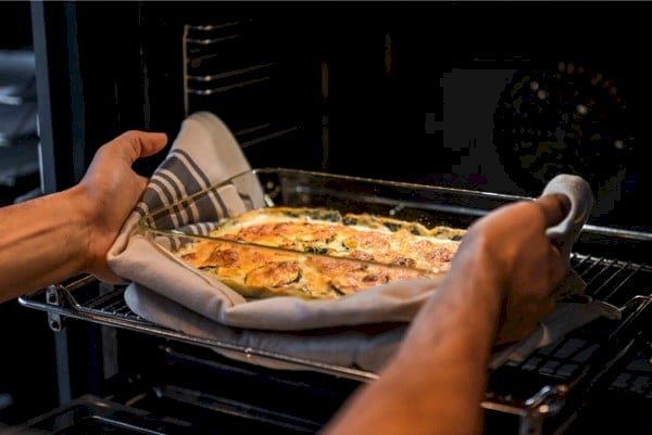 Reheat Pizza in the oven - Pizza Hải Phòng