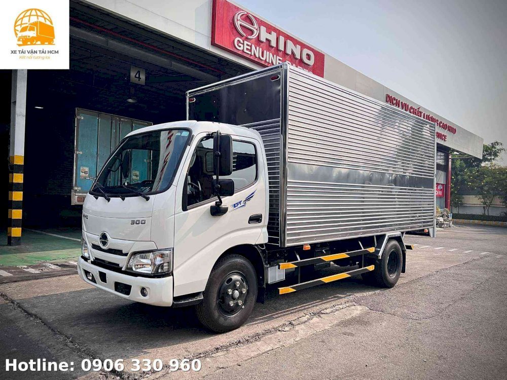 Hino-1-tan-9-thung-kin