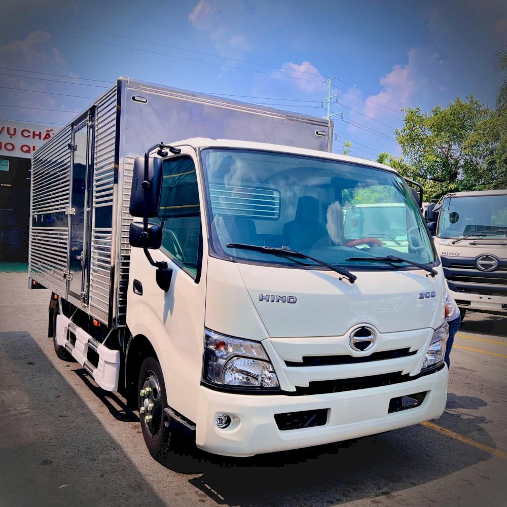 Hino-2-tan-5-thung-kin