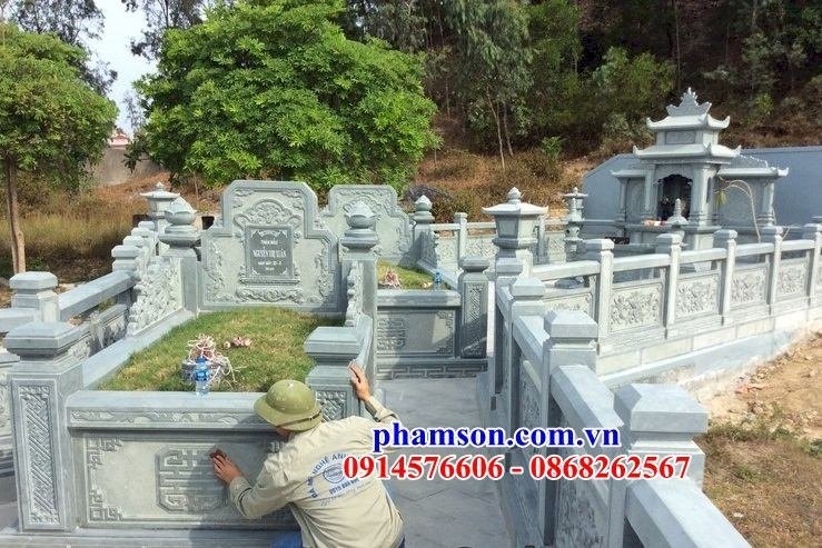 Mẫu khu lăng mộ bằng đá xanh rêu chạm khắc hoa văn tinh xảo tại Hà Giang