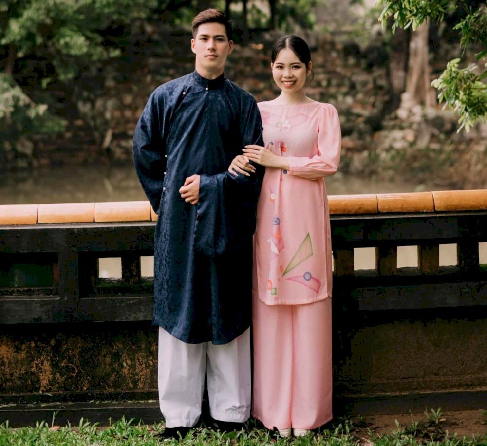 ao-dai-the-hien-net-dep-truyen-thong-dan-toc