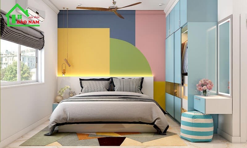 Thiết kế phòng ngủ sử dụng màu sắc táo bạo và sắc nét.