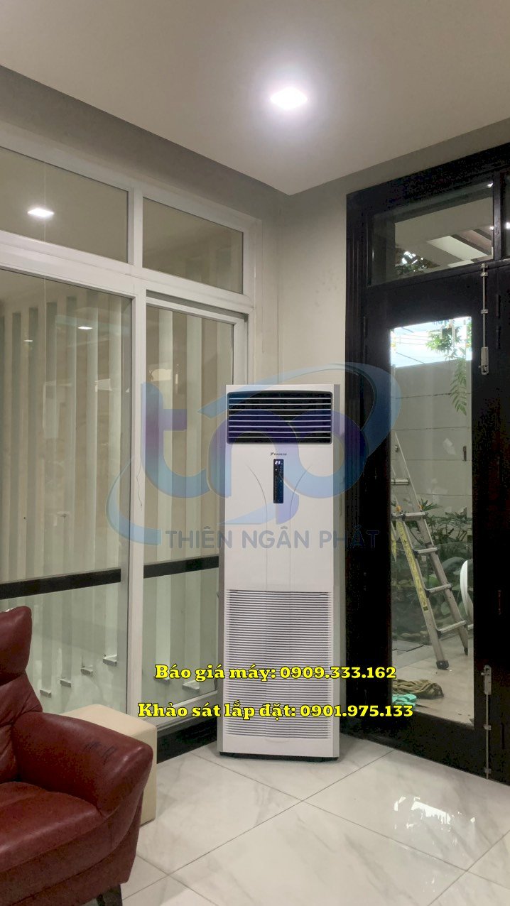 Thiết kế gọn, trang nhã của máy lạnh tủ đứng Daikin