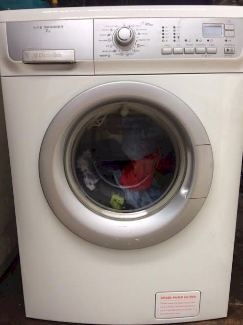 Máy giặt Electrolux 9kg: giặt hơi nước, giặt nước nóng diệt khuẩn  (EWF9025BQWA) • Điện máy XANH - YouTube
