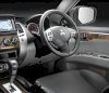 Mitsubishi Challenger Wagon 2.5 LS 4WD MT 2011 - Ảnh 2
