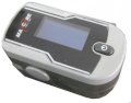 Máy đo nồng độ Oxy trong máu và nhịp tim Maxcare Max-110