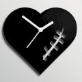 Silhouette Stitched Heart Wall Clock SI871DE57BLUINDFUR