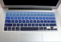 Lót phím macbook cách điệu xanh chuyển sắc