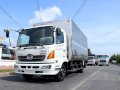 Xe tải thùng HINO FC9JJSW 7 tấn