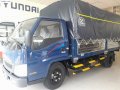 Xe tải thùng có mui phủ Hyundai IZ49 2.3 tấn vào thành phố