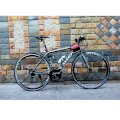 Xe đạp tourring alcott sườn nhôm phủ carbon màu đen xanh