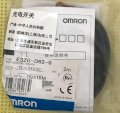 Cảm biến quang thu phát chung Omron E3ZG-D62-S 2M