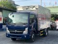Xe tải Nissan NS200 1.9 tấn thùng kín đời 2019