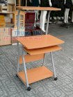 Bàn vi tính khung sắt 70cm màu nâu