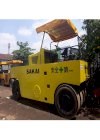 Xe lu 9 bánh lốp Sakai 14 tấn