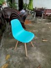 Ghế nhựa chân gỗ màu HGH028