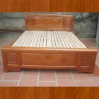 Giường ngủ 1m8 gỗ xoan bắc kiểu trám Ohaha GN03-OH