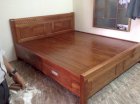 Giường gỗ xoan đào Đỗ Mạnh 2 hoặc 4 ngăn kéo (kích thước 180x200 cm)