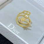 Vẻ Đẹp Độc Đáo Của Nhẫn Dior - Tinh Hoa Nghệ Thuật Và Phong Cách