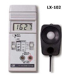 Máy đo cường độ ánh sáng Lutron LX-102