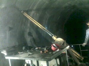 Máy khoan neo cáp thủy lực DANGSHAN YYTZ28-2B trong hầm lò