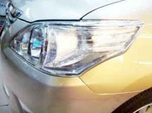 Viền đèn trước Toyota Innova