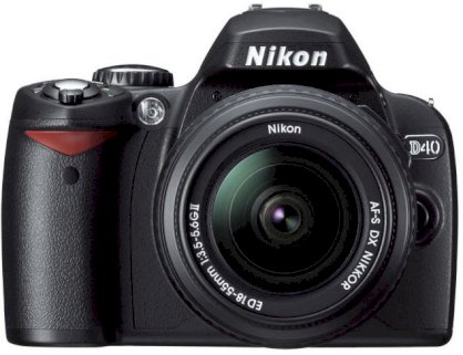 Nikon D40 double zoom kit II ( AF-S DX Zoom Nikkor ED 18-55mm F3.5-5.6G II, AF-S DX VR Zoom Nikkor ED 55-200mm F4-5.6G )