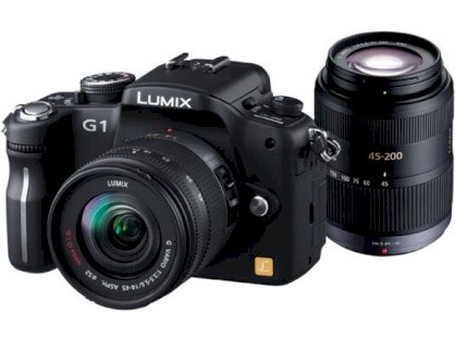 Panasonic LUMIX DMC-G1W double zoom (G VARIO 14-45mm F3.5-5.6 ASPH./MEGA OIS and G VARIO 45-200mm F4.0-5.6 MEGA OIS) Lens Kit 