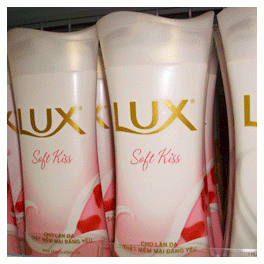 Sữa tắm Lux Soft Kiss 200g