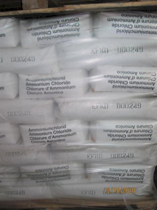Ammonium chloride (NH4Cl)