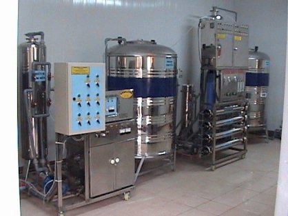 Hệ thống lọc nước tinh khiết đóng bình QT- Tech 1000L/h