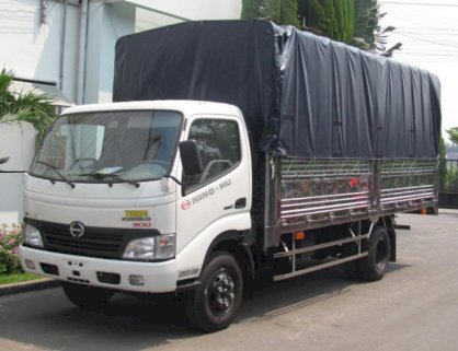 Xe tải thùng mui bạt Hino WU422L 3.9 tấn