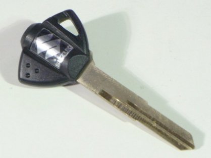 Chìa khóa Suzuki 1351 (có chip)