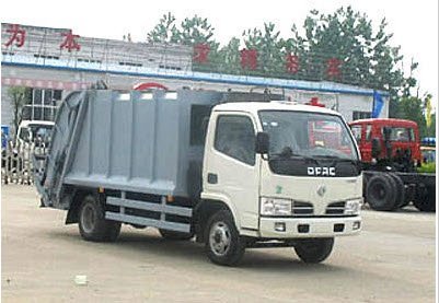Xe chở rác thải Dongfeng EQ1060TJ20D3 6495 kg