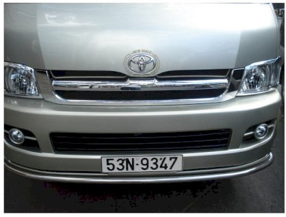 Ốp cản trước Toyota Hiace