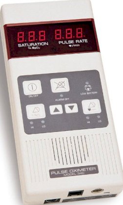 Máy đo Oxy trong máu cầm tay Mediaid 340 Pulse Oximeter