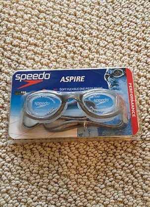 ** New** Speedo Aspire Performance Goggles Anti Fog UV Protection Adult
