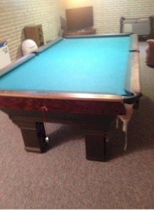 The Brunswick Balke Collender Co Minarch Cushion Pool / Snooker Table