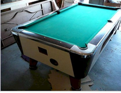 Valley 7'Bar Room Pool Table Includes Sticks,Balls,Rack,Chaulk,Games.