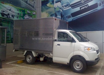 Xe tải thùng kín Suzuki Carry Pro 740 kg