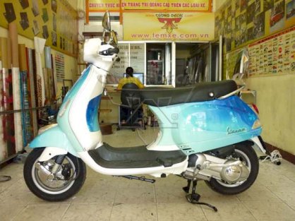 Dán decal xe Vespa Lx ấn tượng VIII