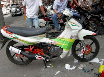 Dán decal xe Suzuki RGX phản quang