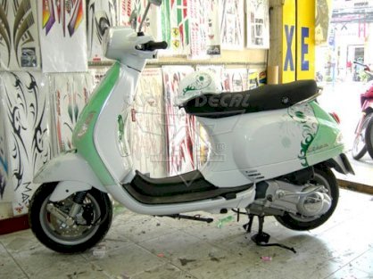 Dán decal xe Vespa Lx ấn tượng III