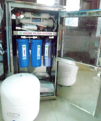 Máy lọc nước Aqua 7 cấp tủ không nhiễm từ