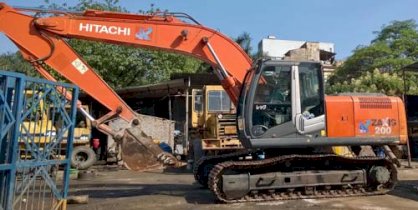 Máy xúc đào Hitachi ZX200-3