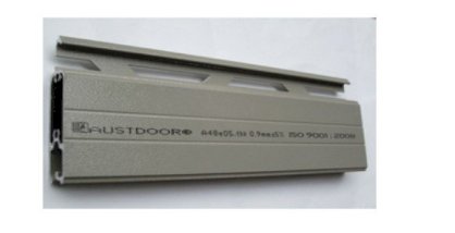 Cửa cuốn khe thoáng Austdoor A48 dày 1.1mm
